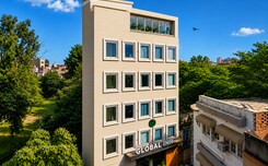 Hotel Global Inn (1 min. walk to Golden Temple)