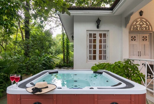 StayVista at Cosy Cottage - The Inner Temple