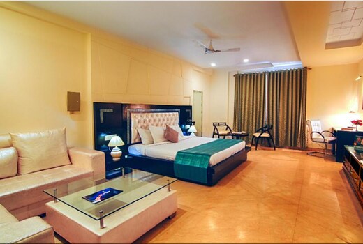 Hotel Shanti Palace