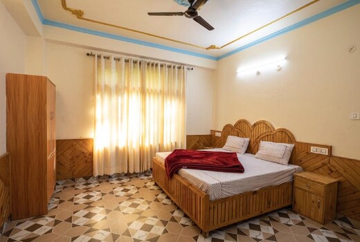 Bhoj Hotel& Restaurant, Kasol