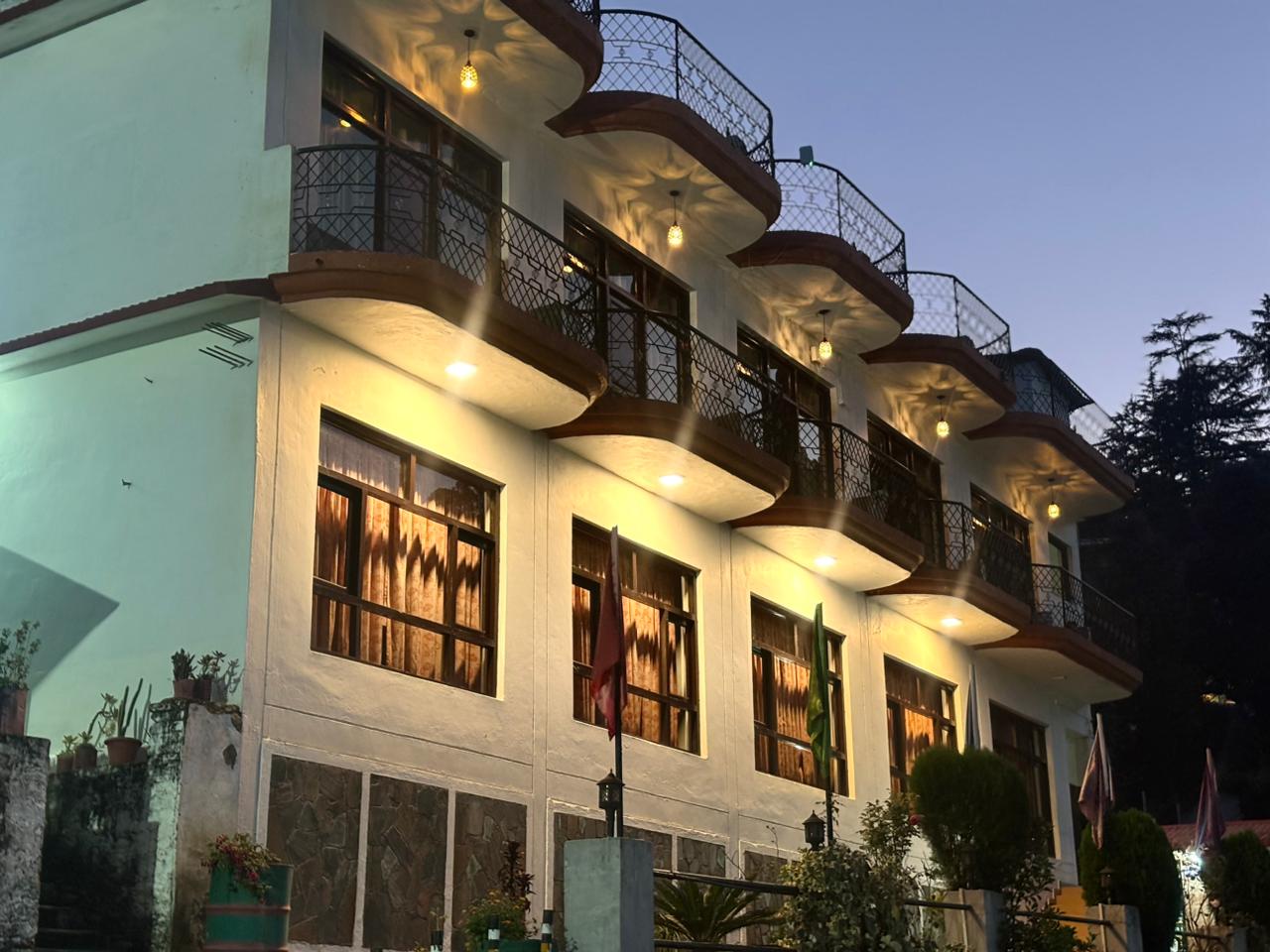 Hotel Sumit Kausani