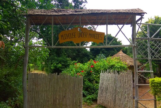 Mudhouse Under Mangoes Homestay