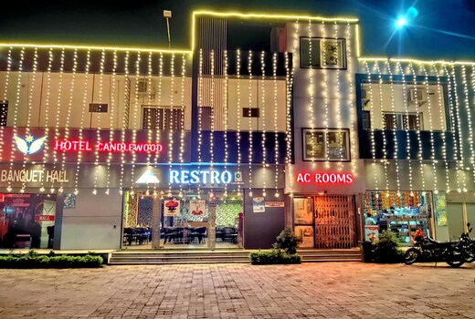 Hotel Candle Wood & Restaurant