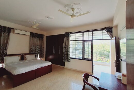 2 Bedroom Suite in Noida