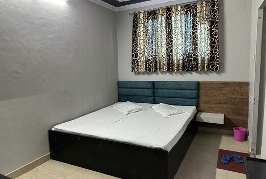 Hotel O Raj Mahal