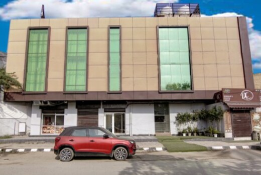 Hotel Silky Palace By GRB