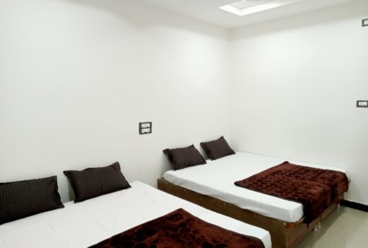 Hotel hardik guest house