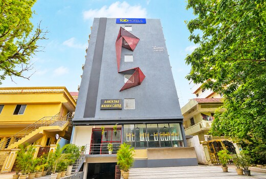 FabHotel AM Castle - Nr ESI Hospital Metro Station