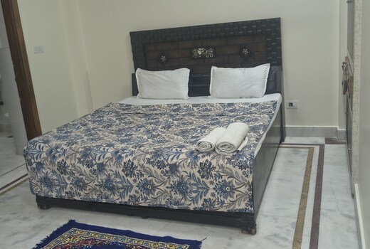 Alok grand vista hotel