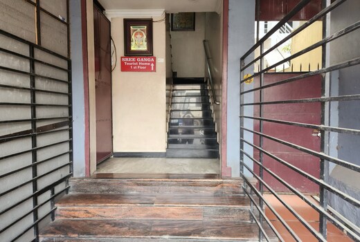 Ganga Tourist Home