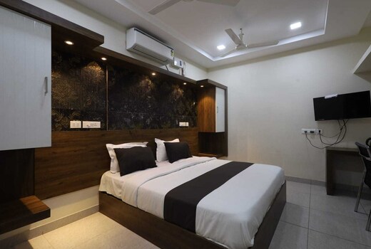 OYO 847585 Vishwa's Residency