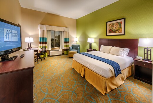 Holiday Inn Express & Suites / Red Bluff - South Redding Area