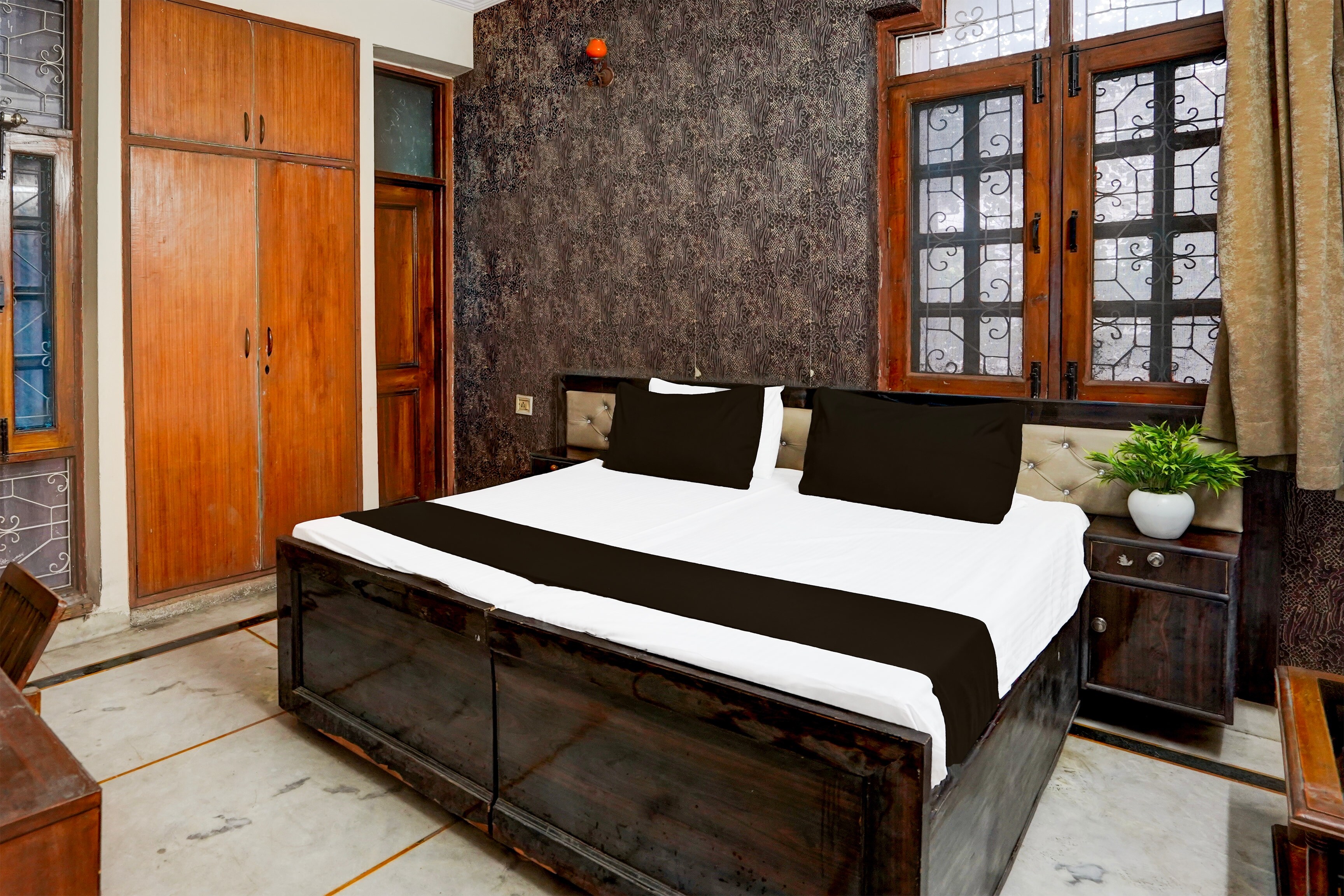 Hotel O SNJ HOTELS