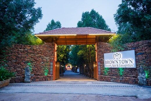 Brown Town Resort and Spa