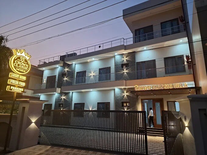 Hotel Crown Classic Villa