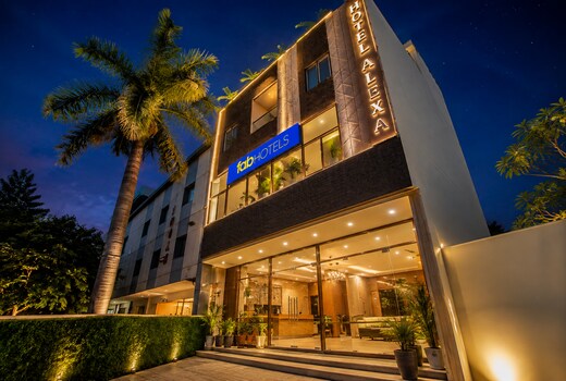 FabHotel Alexa, Bhanpur