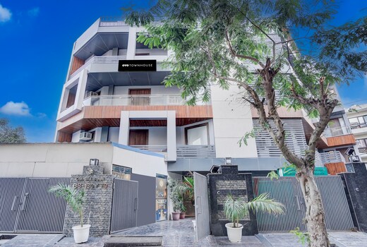 Townhouse NOIDA BUSINESS SUITES