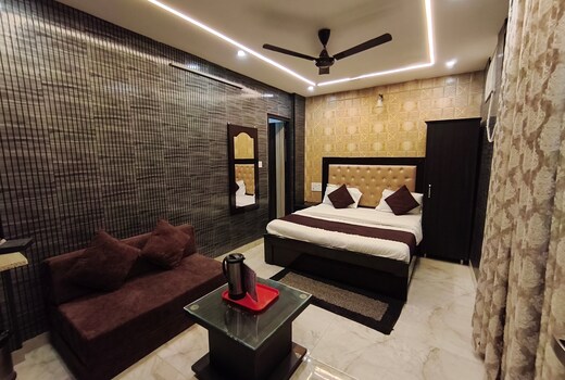 Hotel Gulmohar