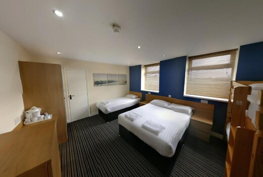 OYO Wave Crest Hotel