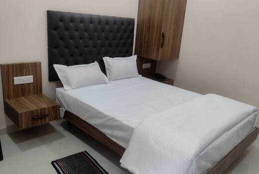 HOTEL O MATRI CROWN