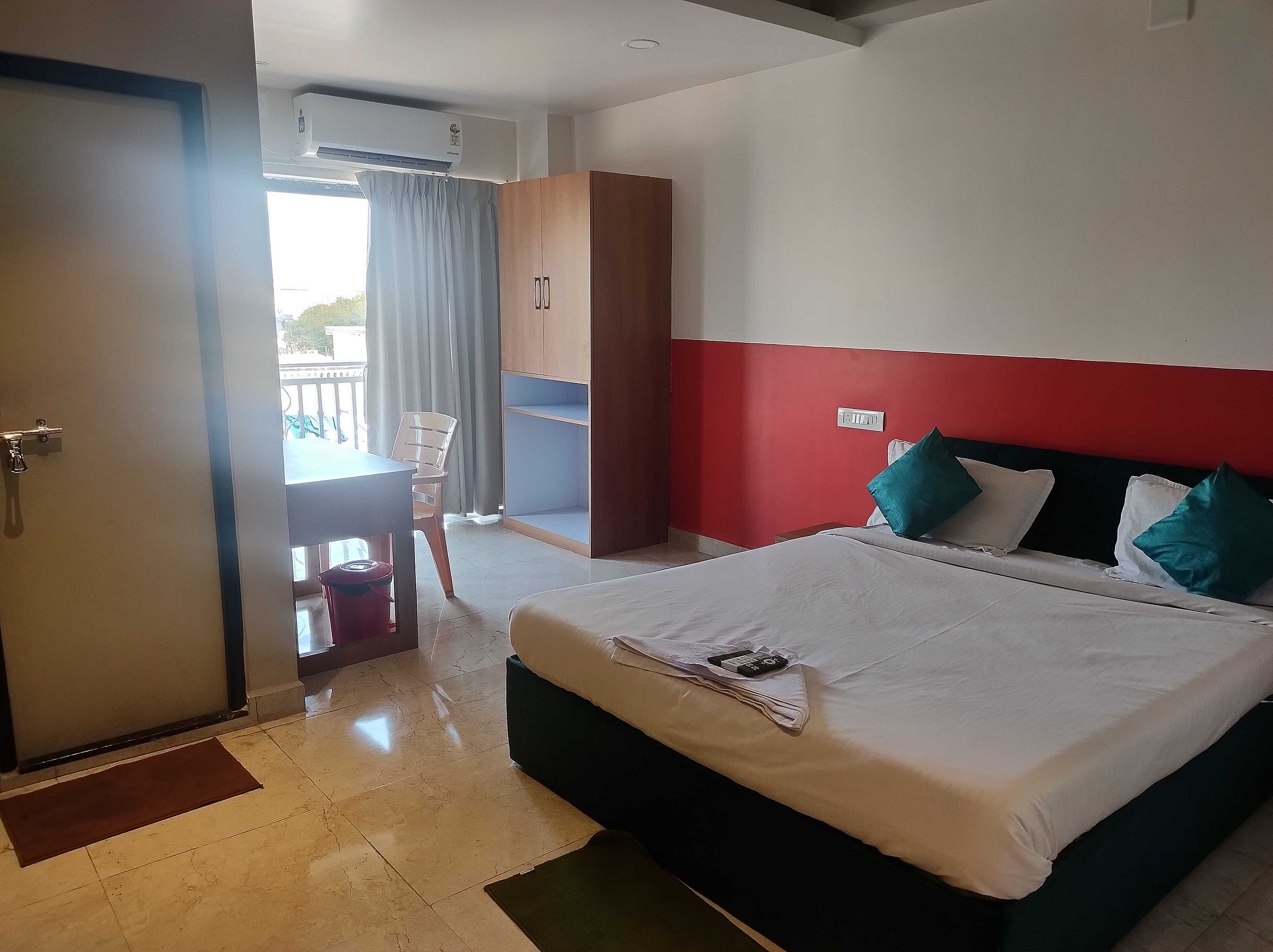 Hotel O Kamala Resort