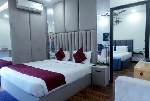 The Royal Hotel