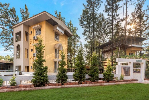 Hillside Crest Villa 5 BHK With swimming pool indoor games
