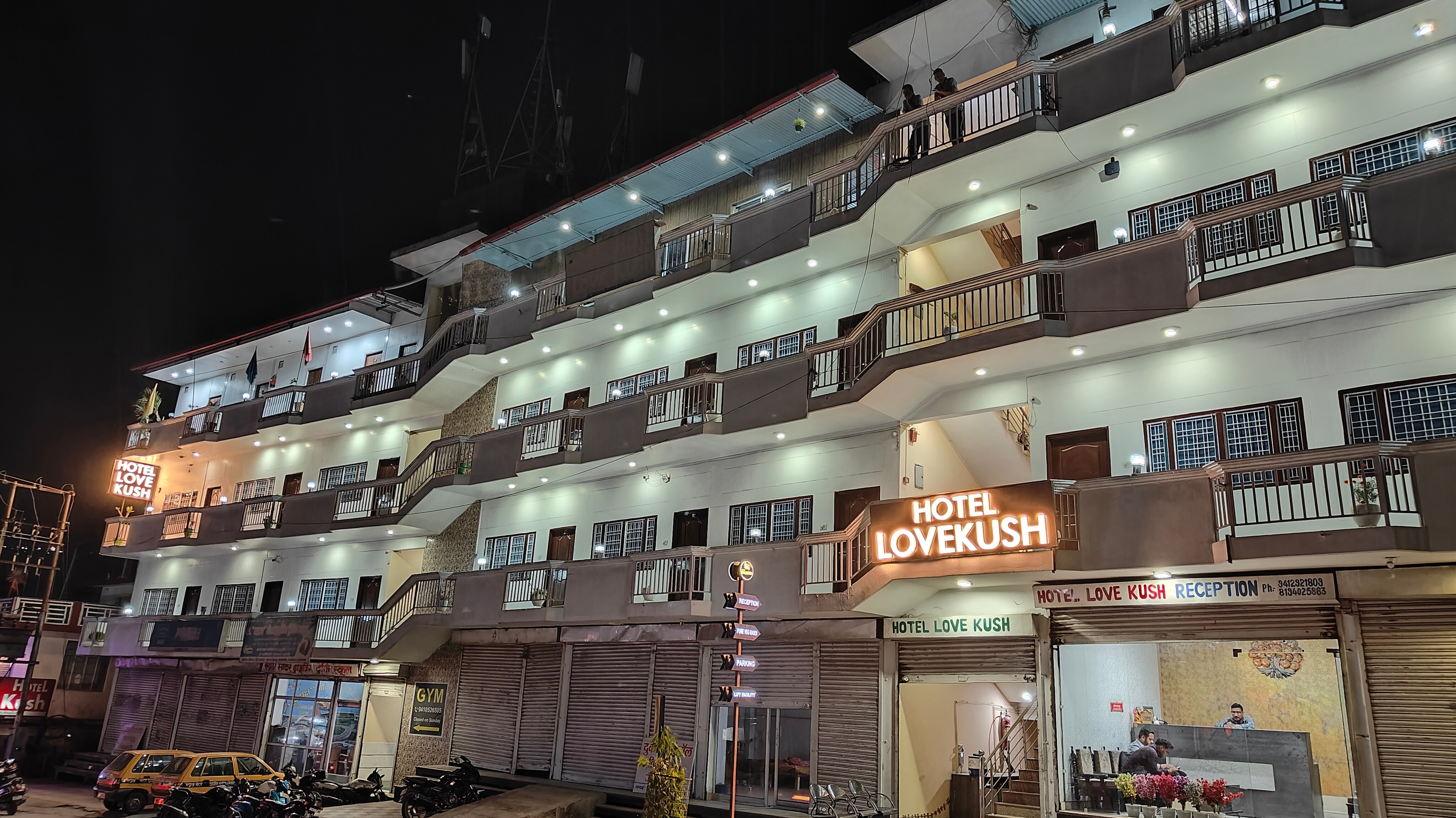 HOTEL LOVEKUSH