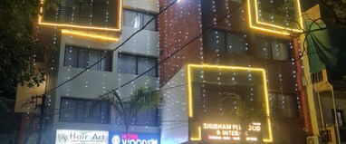 HOTEL WOODS INN