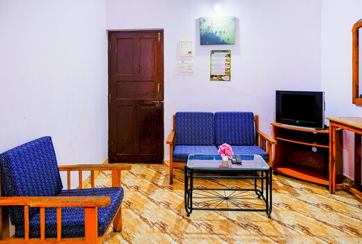 Hotel O Mahamaya Holiday Inn