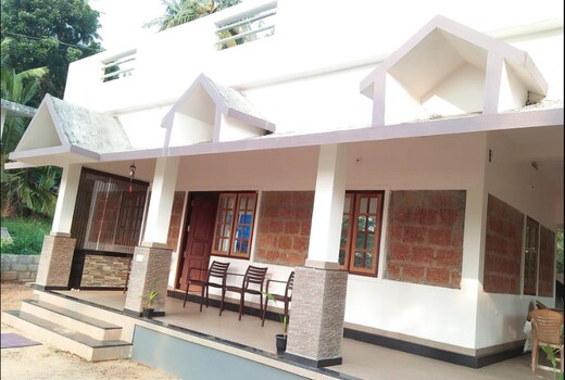 WavesMahe Homestay