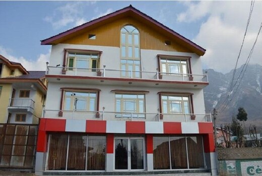 Hotel Noora Palace