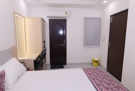 Vaishnavi Grand