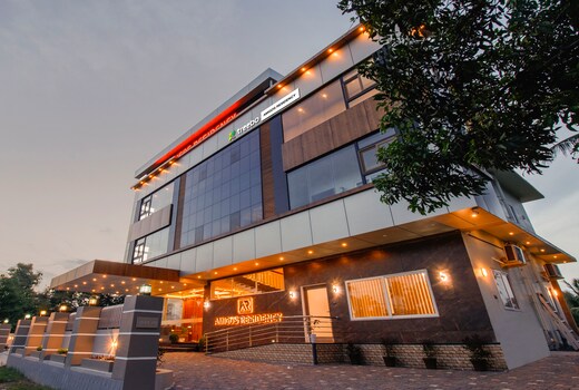 Treebo Amigos Residency - 500M From Cochin Airport