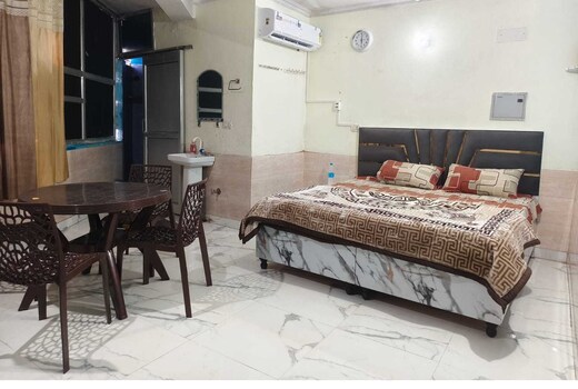 SPOT ON Royal King Guest House