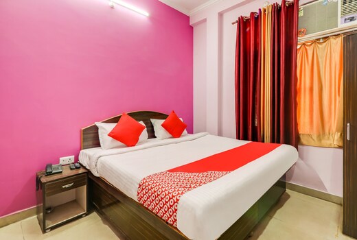 Hotel O Trimurti Palace