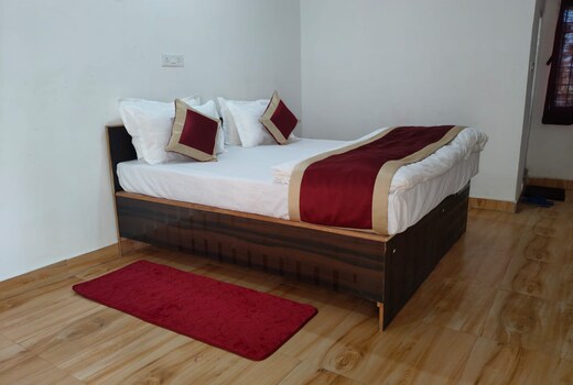 Hotel Golden Petal