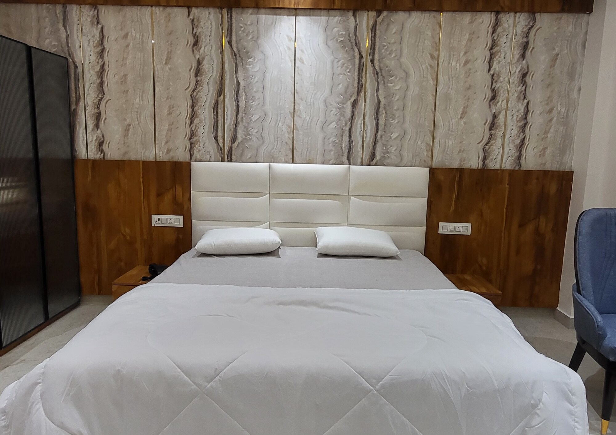 Meenar Hotel, Restaurant & Banquet (A Unit of Gyan Hospitality & Catering Services)