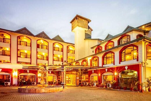 Hotel The Grand Raj