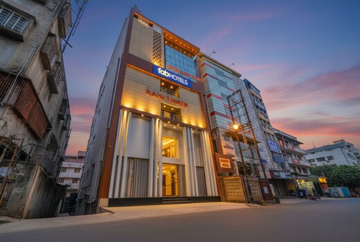 FabHotel Rani Tower - Chinar Park