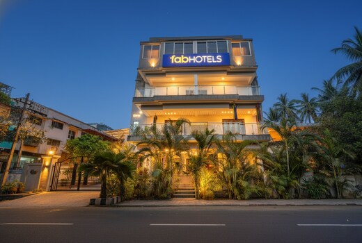 FabHotel The Sky - Nr. St. Alex Church & Calangute Beach