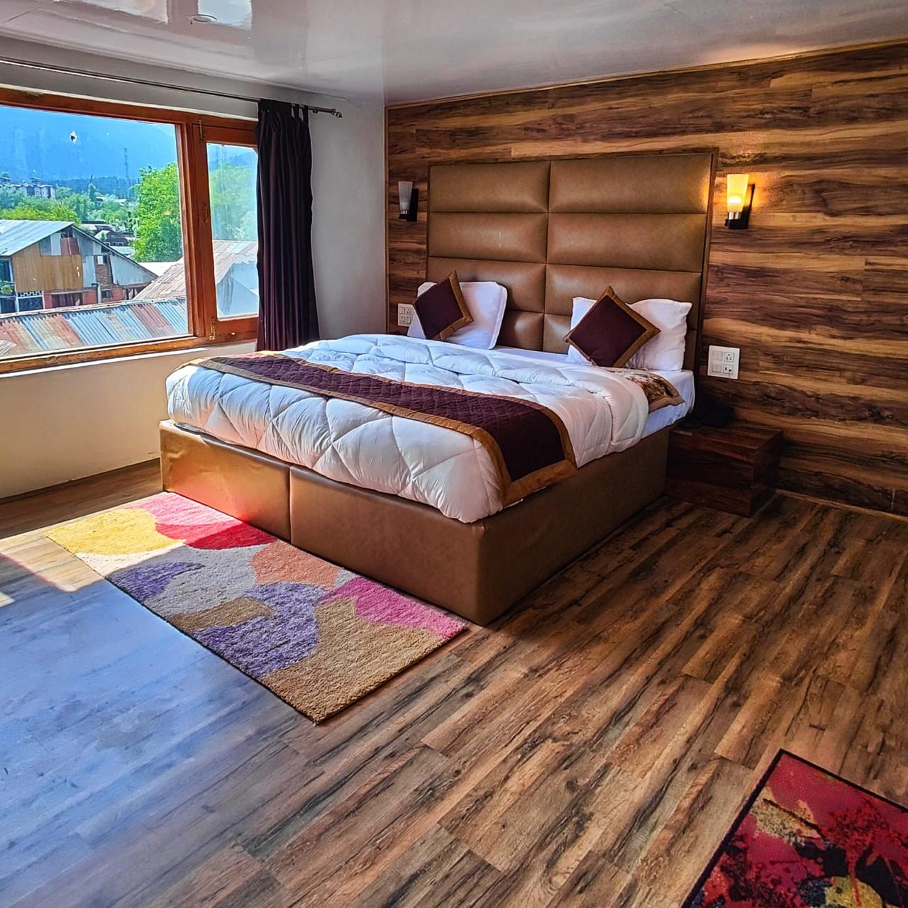 HOTEL ROYAL SPRING