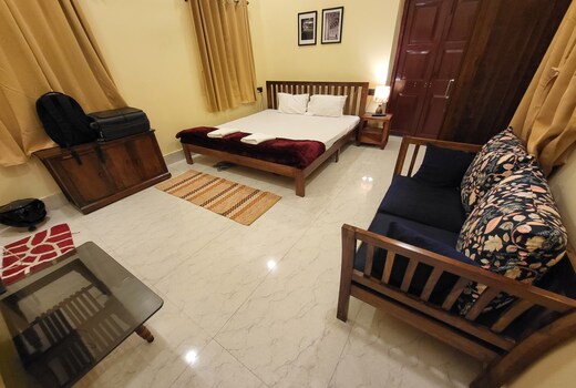 Quaint home with a garden Sriniketan Kuthi