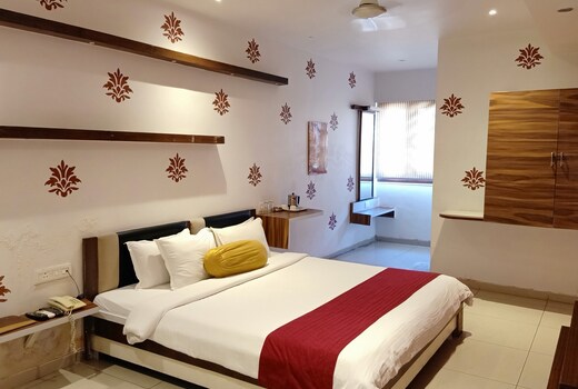 Hotel Kalinga Lake View