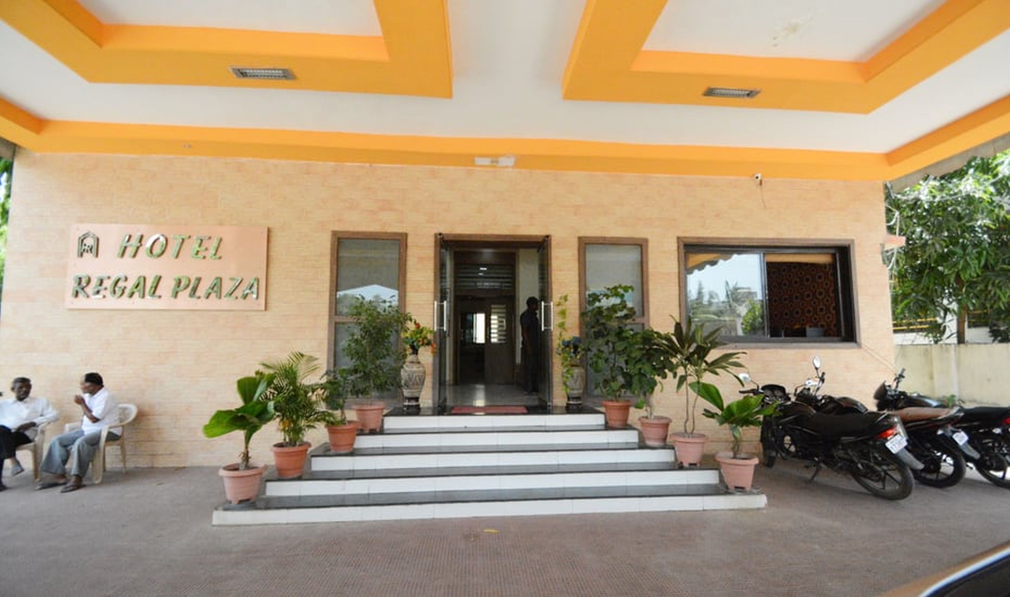 Hotel Regal Plaza