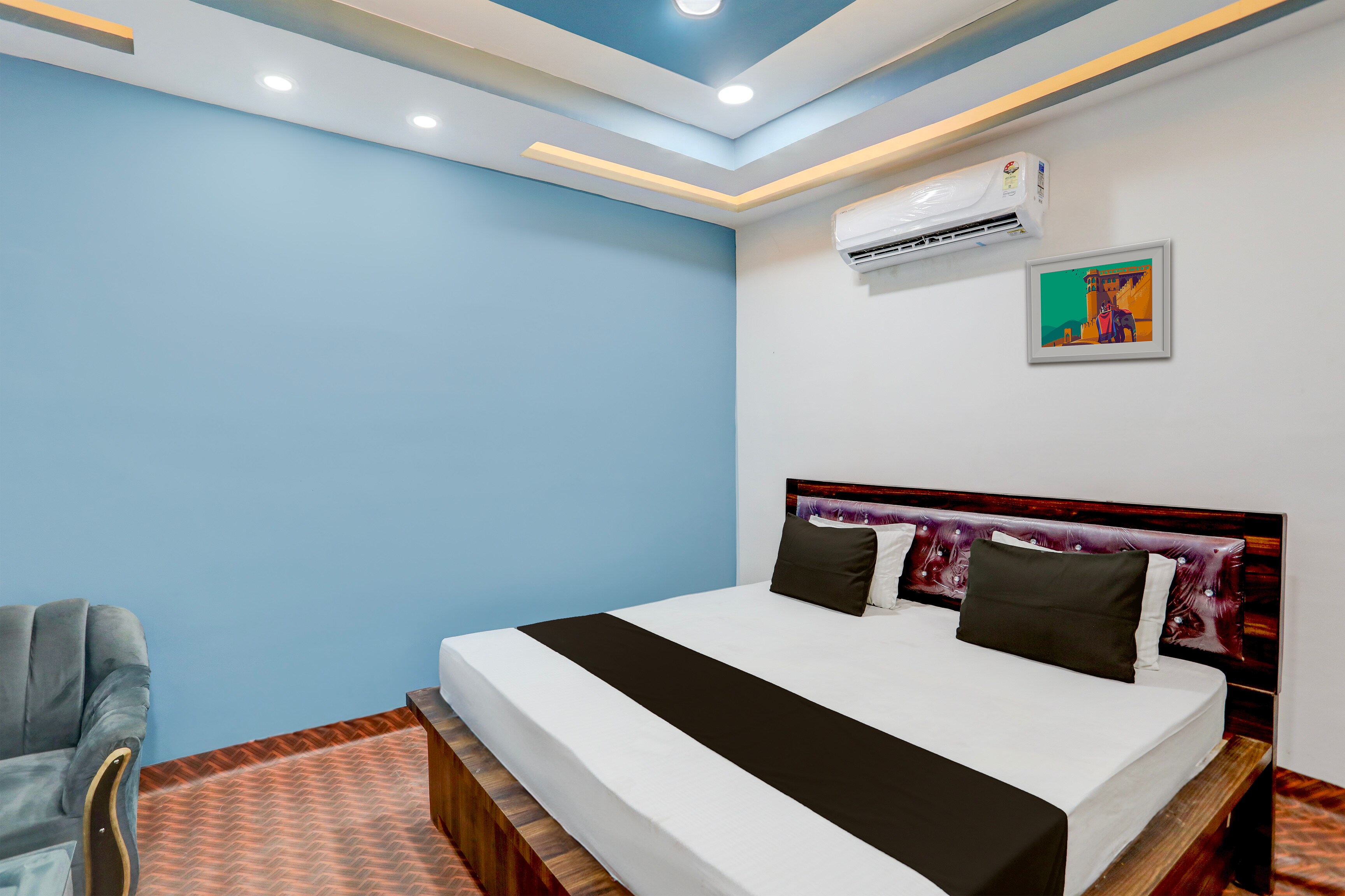 Hotel O Flagship Om mandap Hotel and restaurant