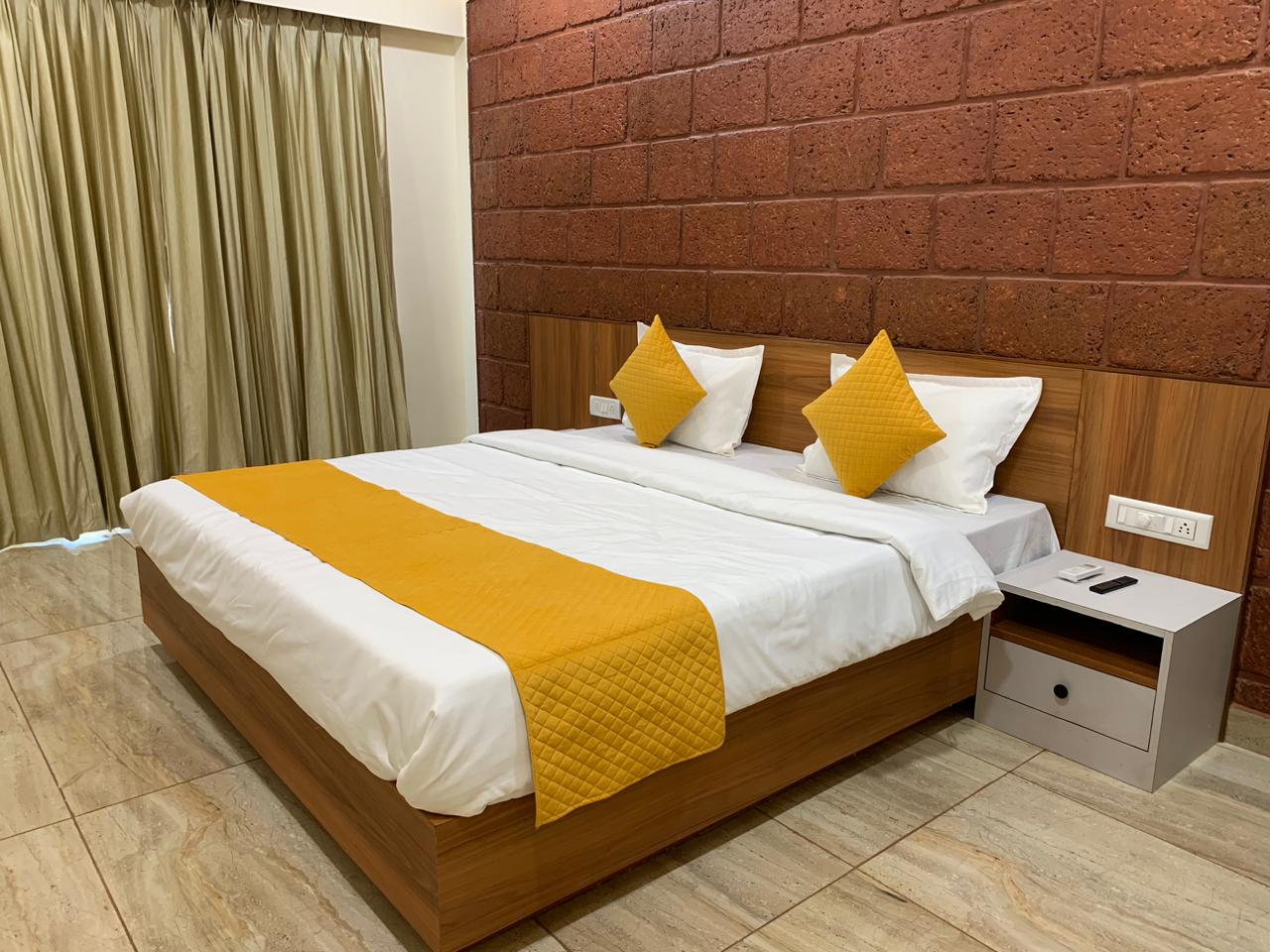 Anandi Hotel,Guhagar