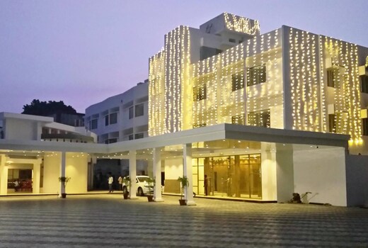 Arcot Woodlands Hotel