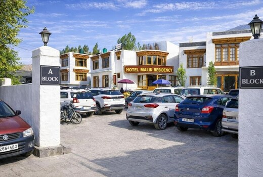 Malik Residency Main Market Leh