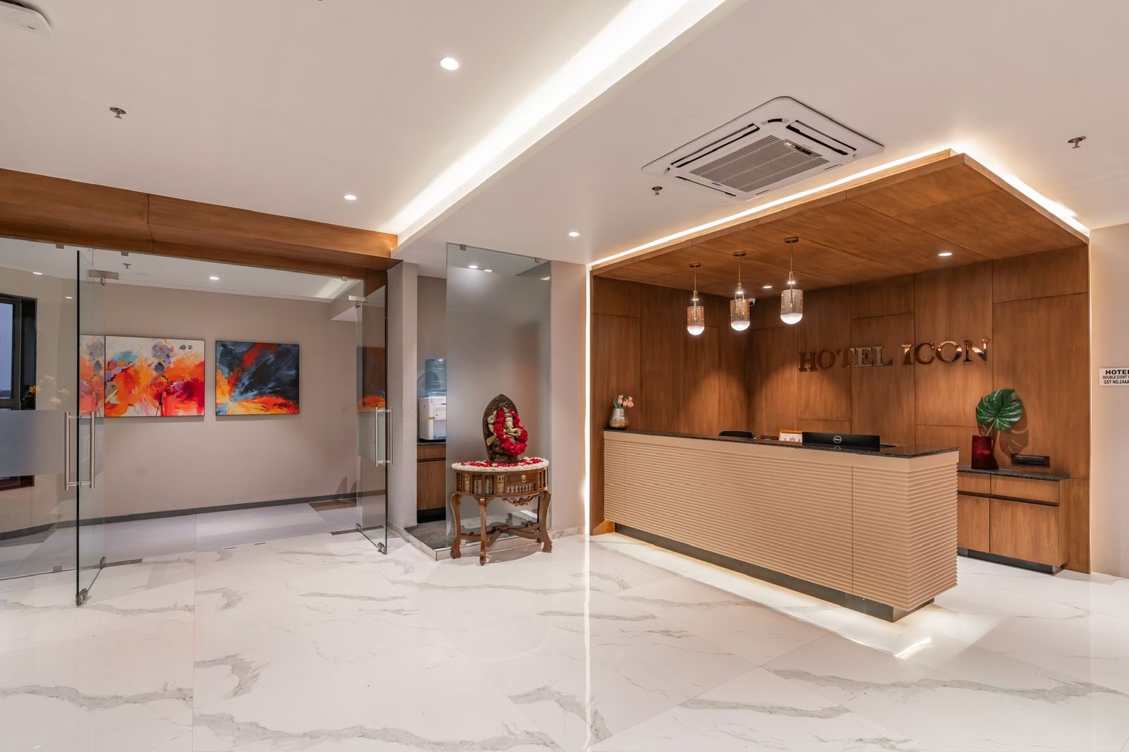 HOTEL ICON